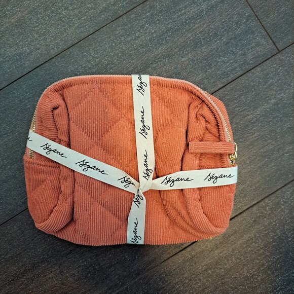 Jewelry and makeup pouch - Picture 3 of 5